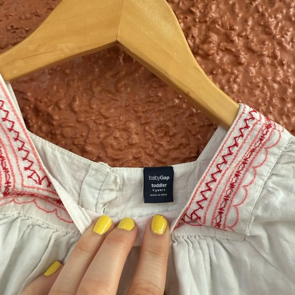 Gap Toddler Girls Embroidered Peasant Shirt White Pink Size 4T - Picture 4 of 5